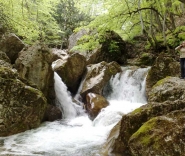 Водопад в Большом каньоне Крыма